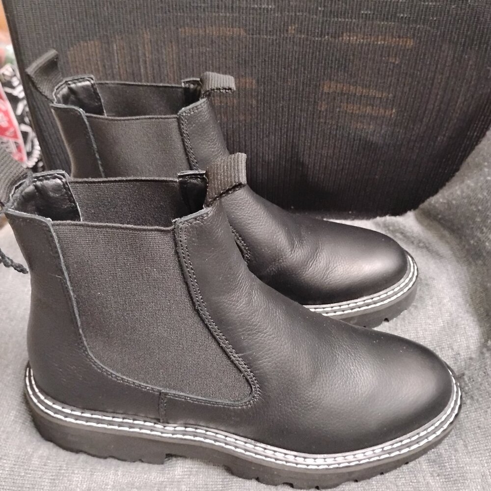 Dolce Vita black booties